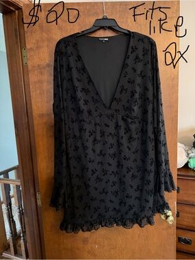 Fashion Nova Black Floral V-Neck Ruffle Tunic Dress